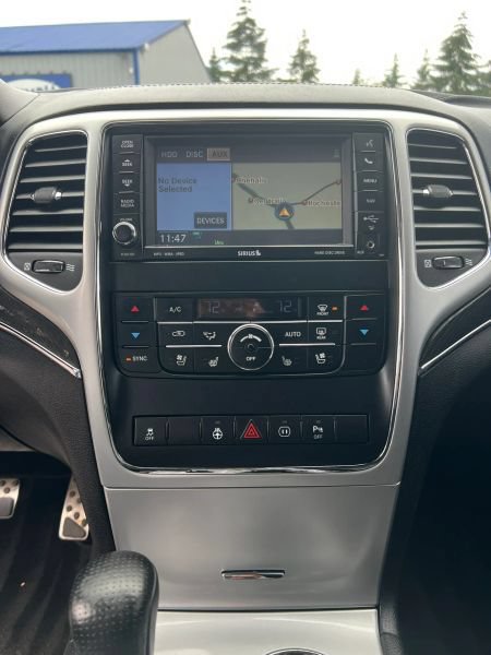 Used 2012 Jeep Grand Cherokee SRT8 w/ Luxury Group II AWD/4WD image 28