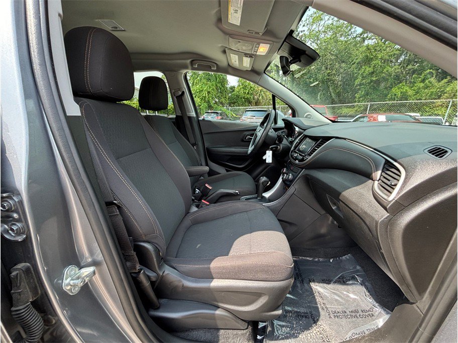 Used 2020 Chevrolet Trax LS w/ Tint and Cruise Package FWD image 31