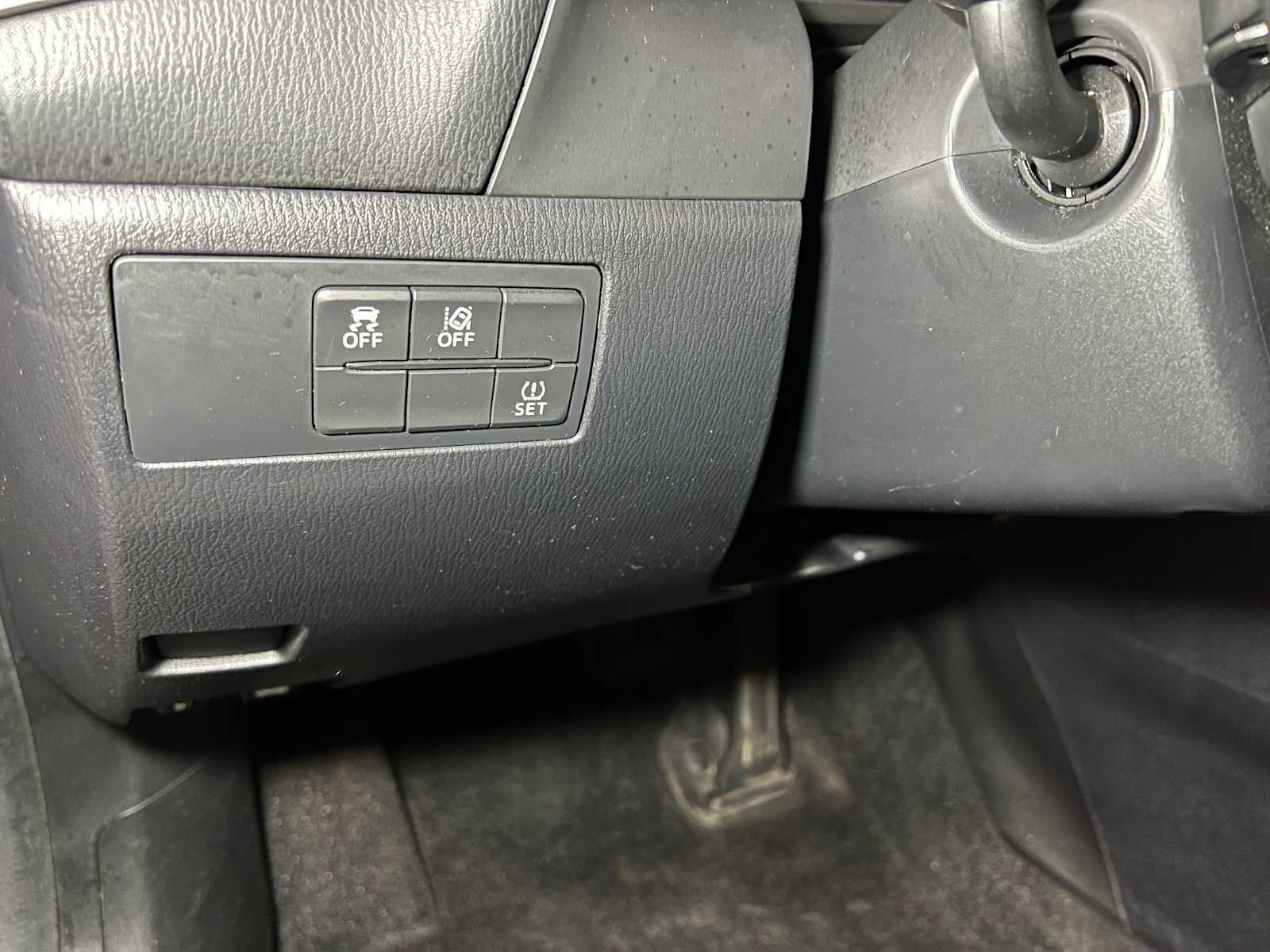 Used 2018 MAZDA MAZDA3 Grand Touring w/ Premium Equipment Package image 24