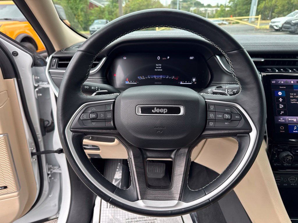Used 2022 Jeep Grand Cherokee L Limited RWD image 14