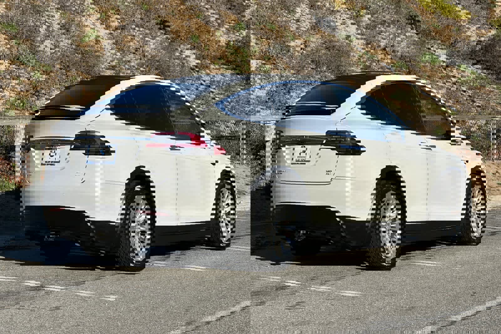 Used 2017 Tesla Model X video 2