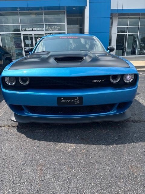 Used 2016 Dodge Challenger SRT Hellcat RWD image 2