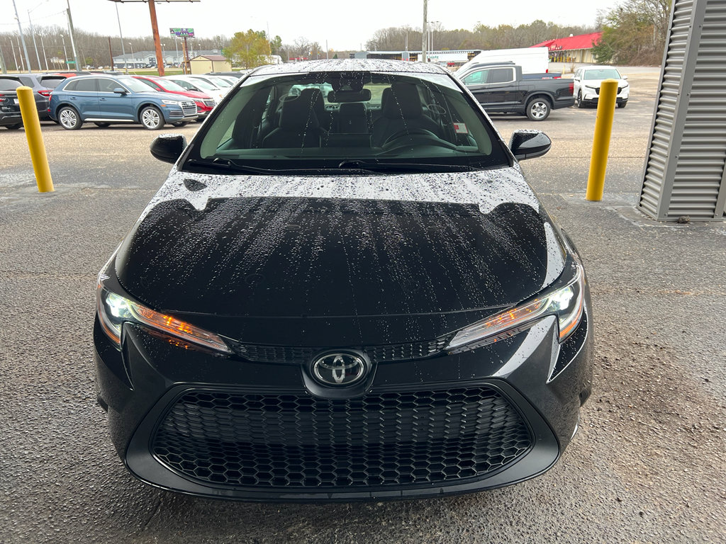 Used 2022 Toyota Corolla LE image 3