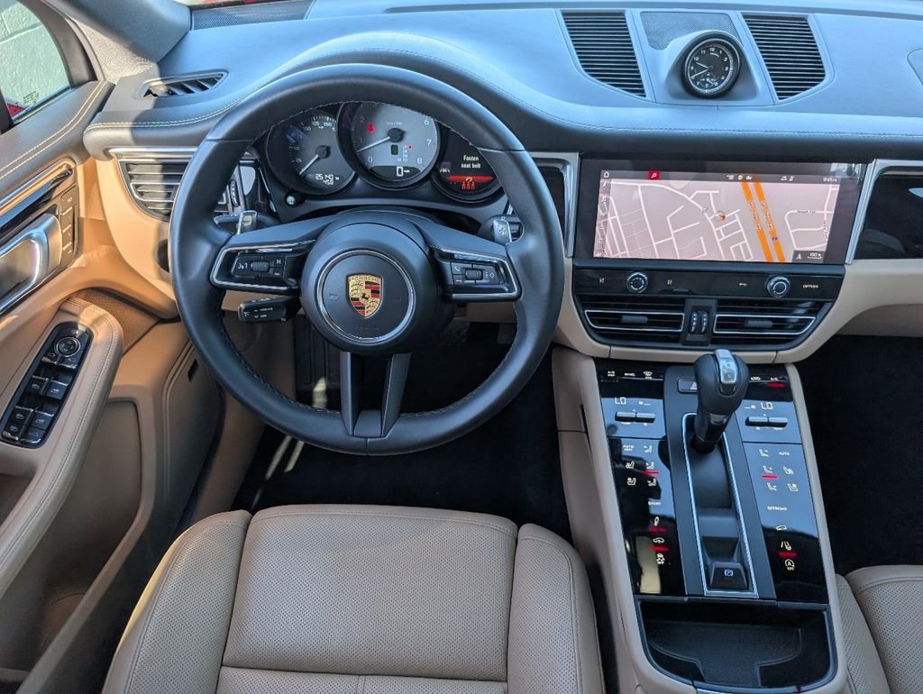 Certified 2022 Porsche Macan S image 19