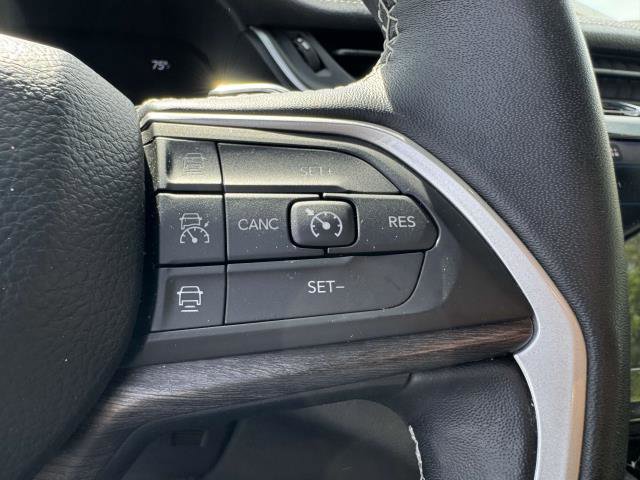 Used 2022 Jeep Grand Cherokee Summit image 11