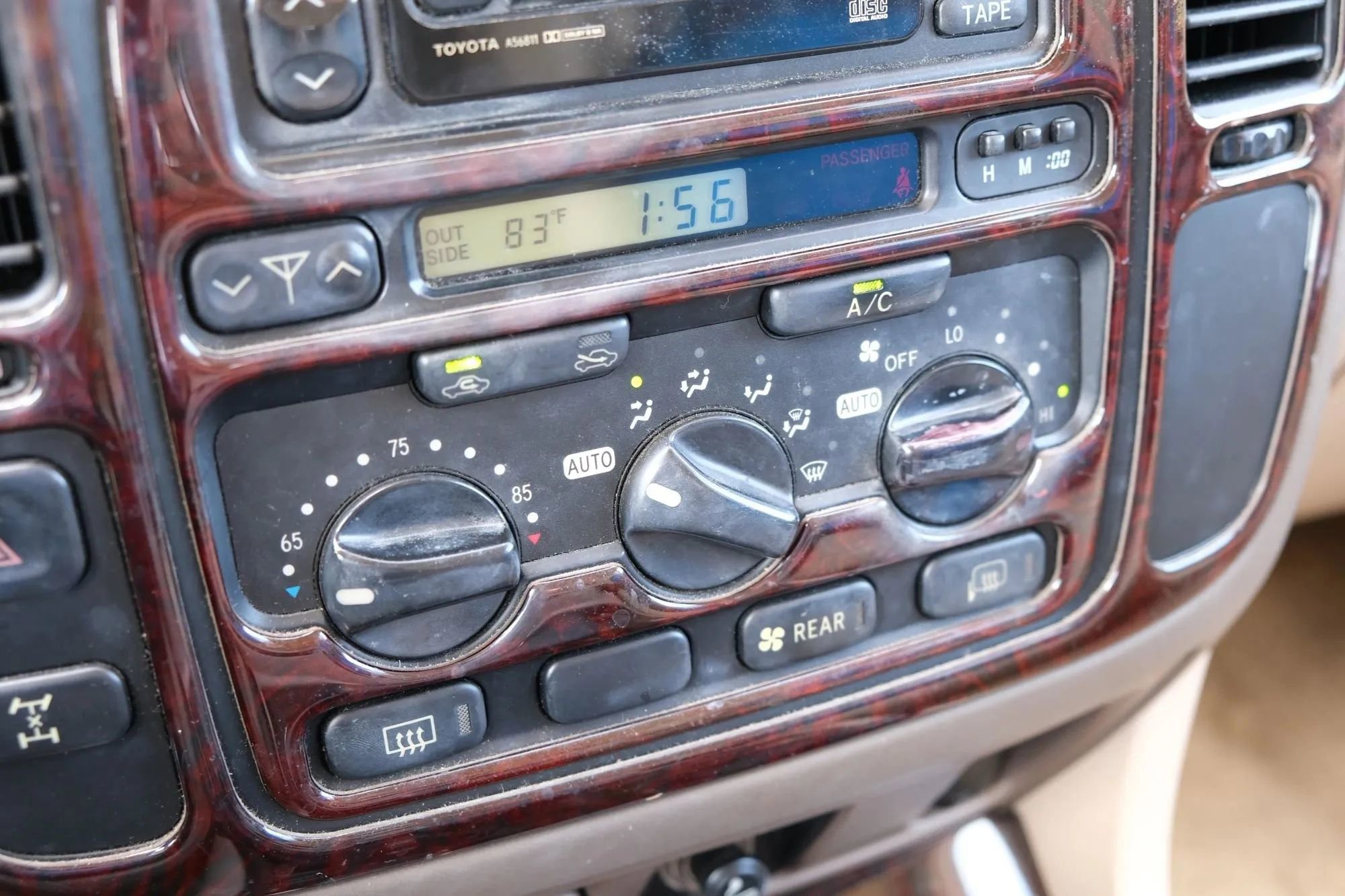 Used 2000 Toyota Land Cruiser AWD/4WD image 38