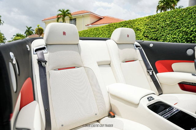 Used 2019 Rolls-Royce Dawn RWD image 35