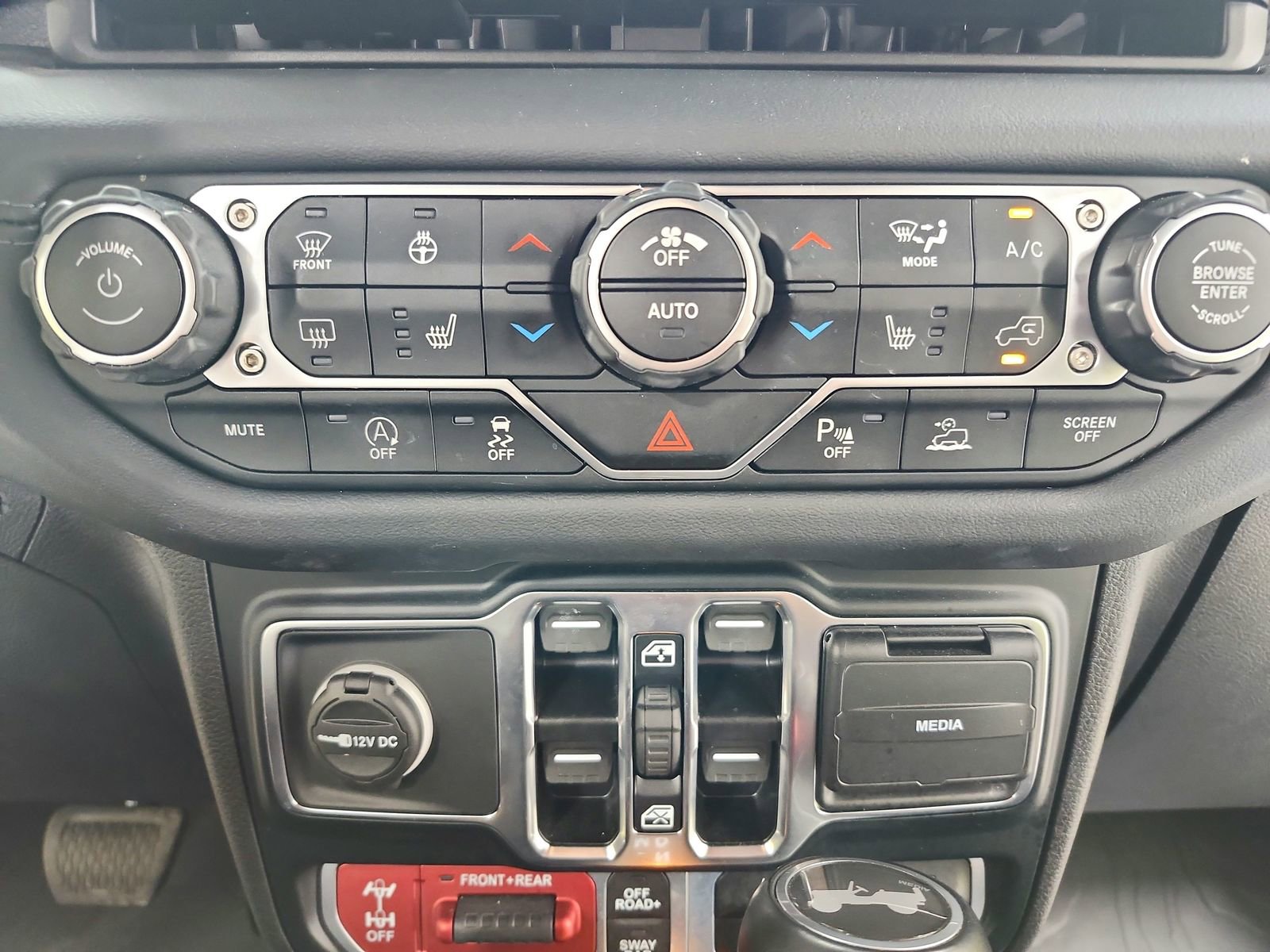 Used 2024 Jeep Wrangler Unlimited Rubicon image 33