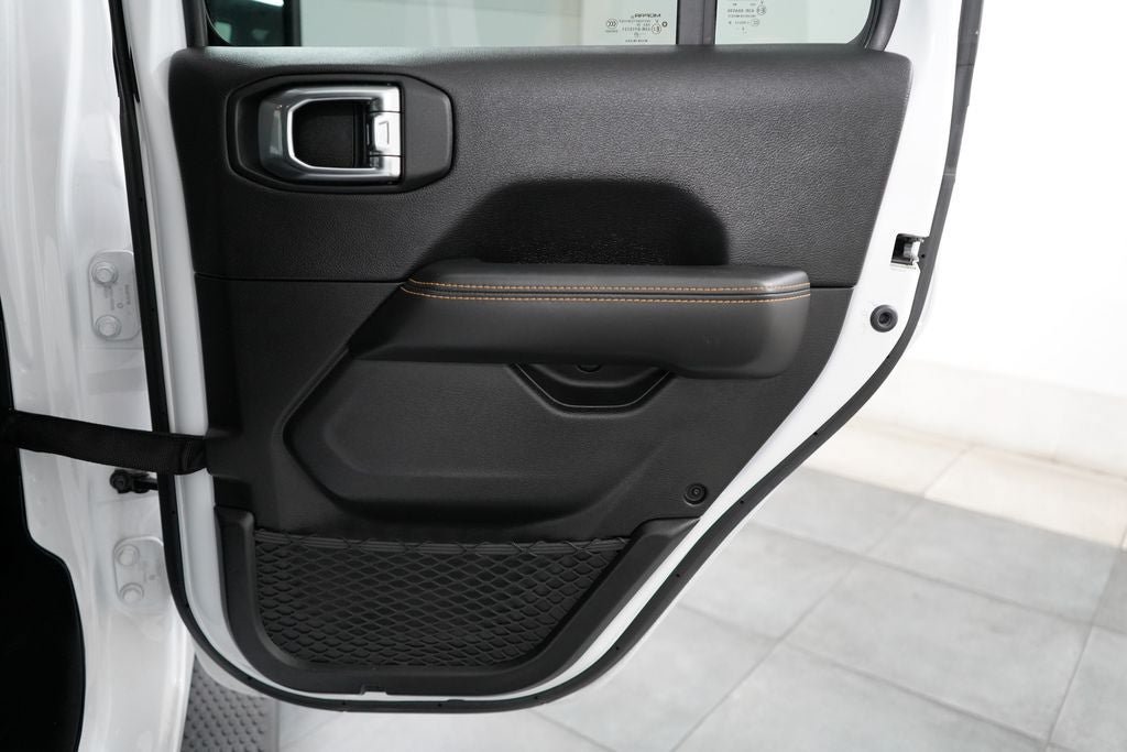 Used 2025 Jeep Wrangler Unlimited Sahara AWD/4WD image 23
