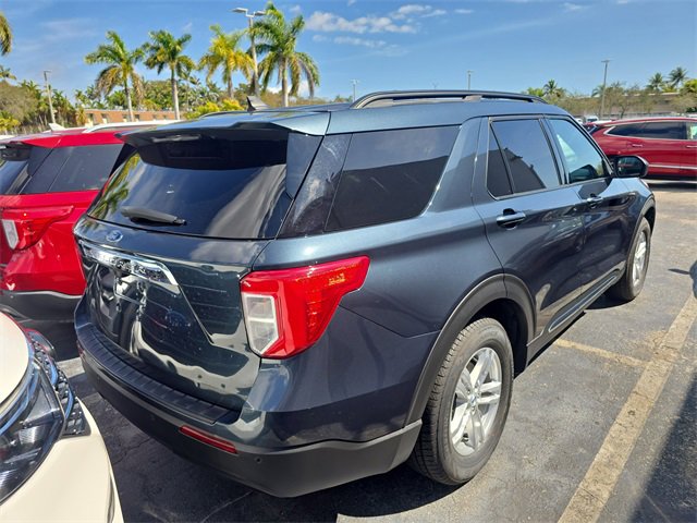 Used 2022 Ford Explorer XLT image 3
