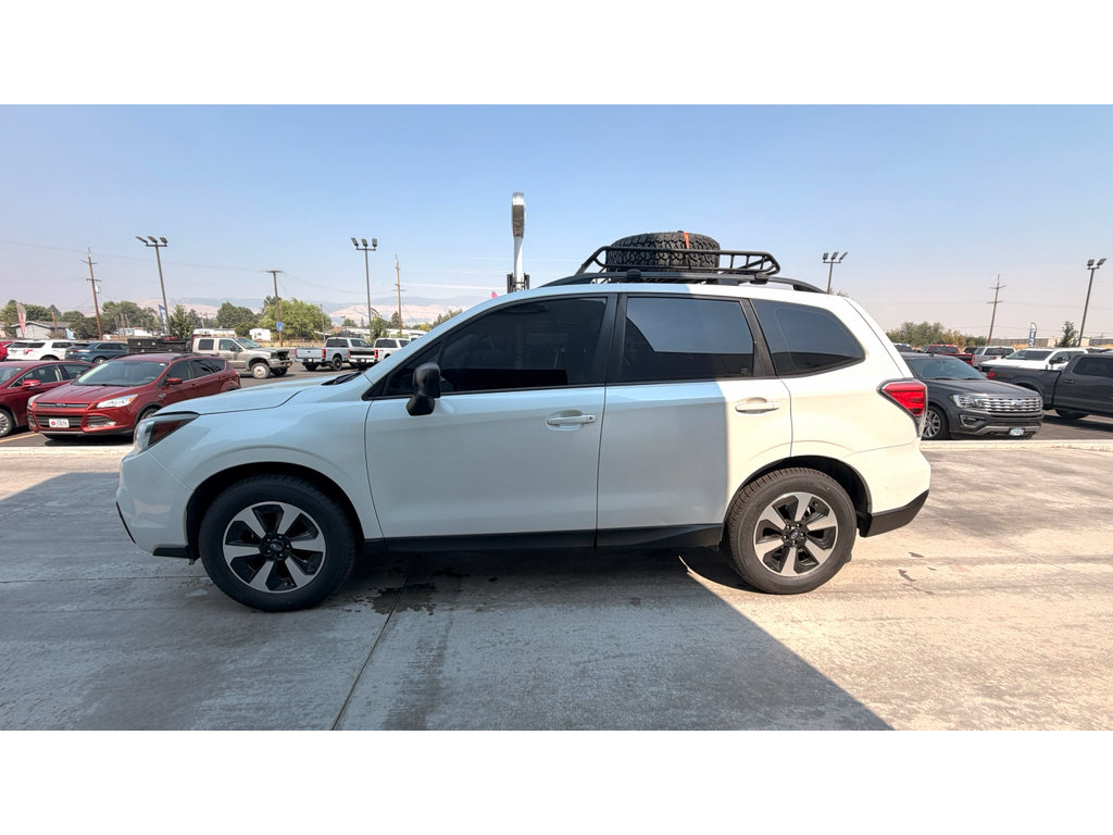 Used 2017 Subaru Forester 2.5i w/ Alloy Wheel Package AWD/4WD image 4