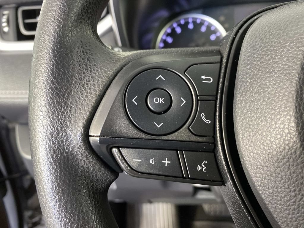 Used 2022 Toyota RAV4 LE AWD/4WD image 15
