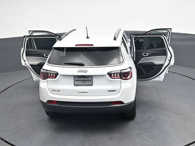 Used 2024 Jeep Compass Latitude AWD/4WD image 40