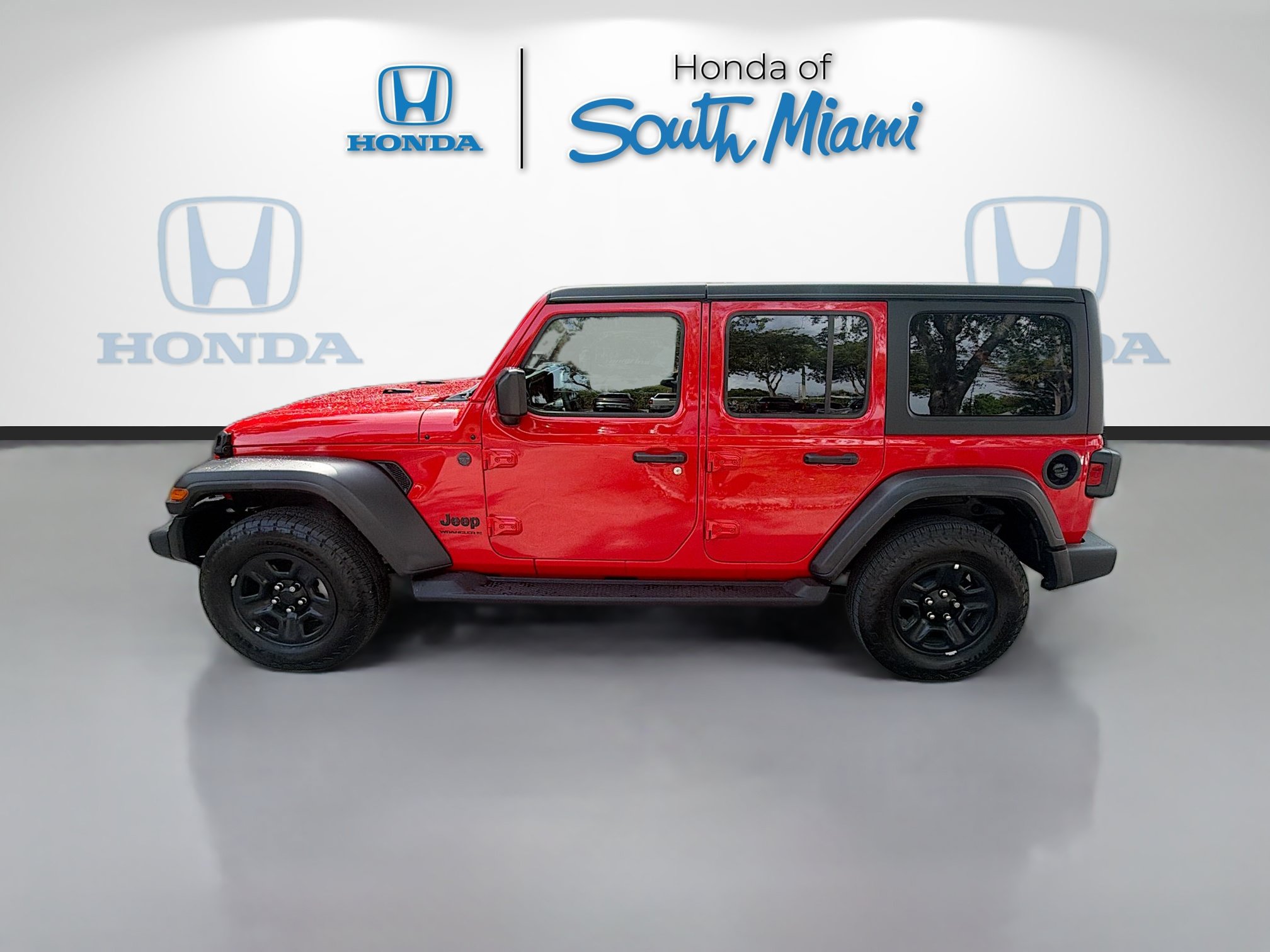 Used 2024 Jeep Wrangler Unlimited Sport AWD/4WD image 4