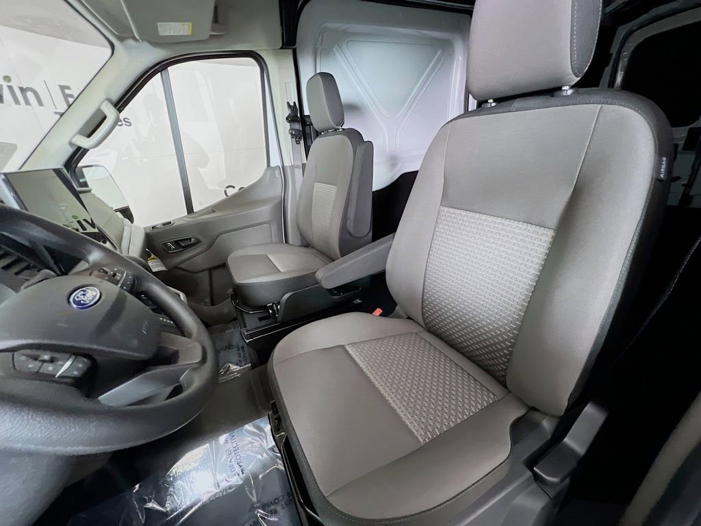 New 2026 Ford Transit 250 148 Medium Roof w/ Load Area Protection Package image 23