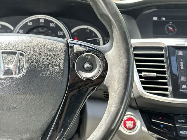 Used 2017 Honda Accord EX-L image 10