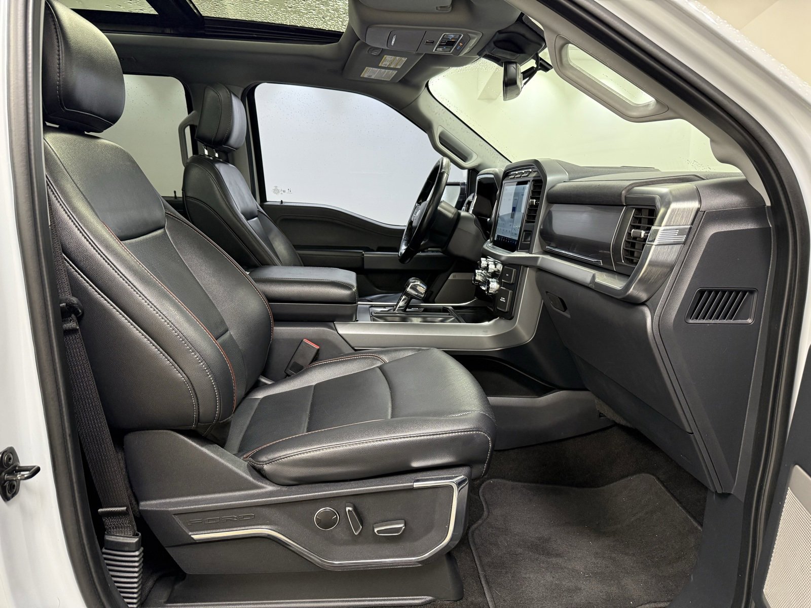 Used 2022 Ford F150 Lariat w/ Equipment Group 502A High image 33