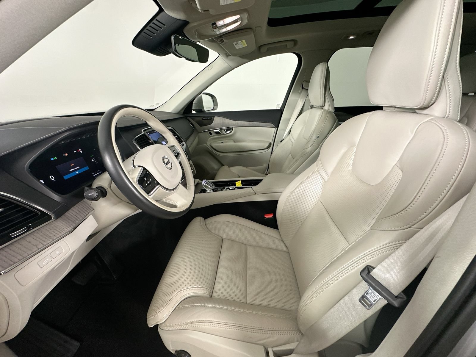 Used 2023 Volvo XC90 T8 Ultimate w/ Protection Package Premier AWD/4WD image 32