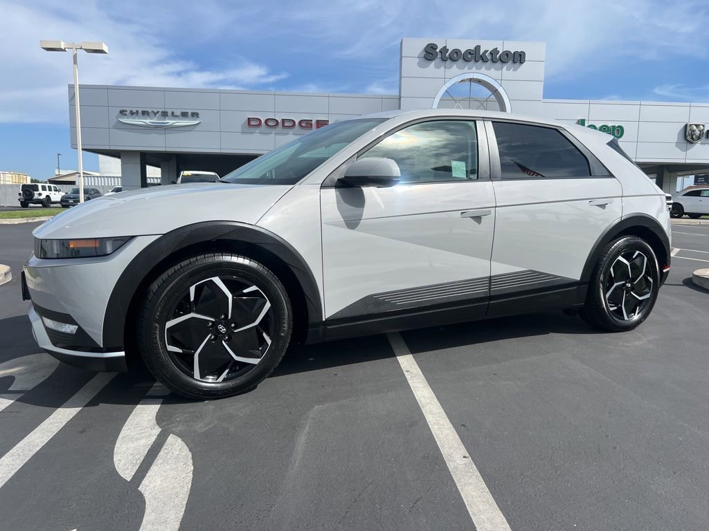 Used 2024 Hyundai Ioniq 5 SE RWD image 1