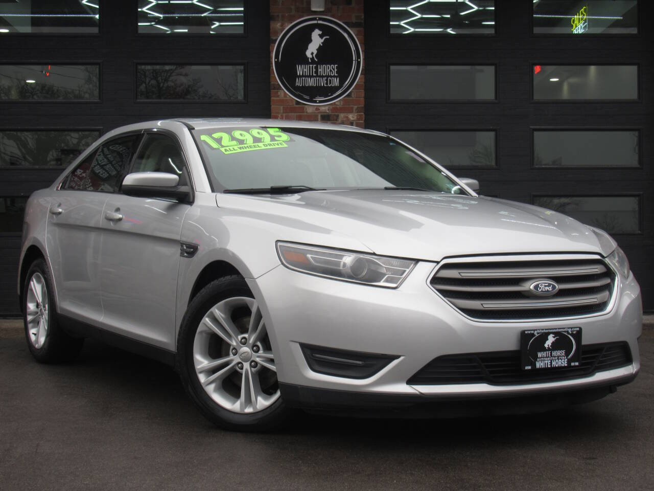 Used 2015 Ford Taurus SEL w/ Equipment Group 201A AWD/4WD image 1