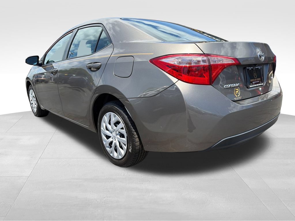 Used 2018 Toyota Corolla LE FWD image 3