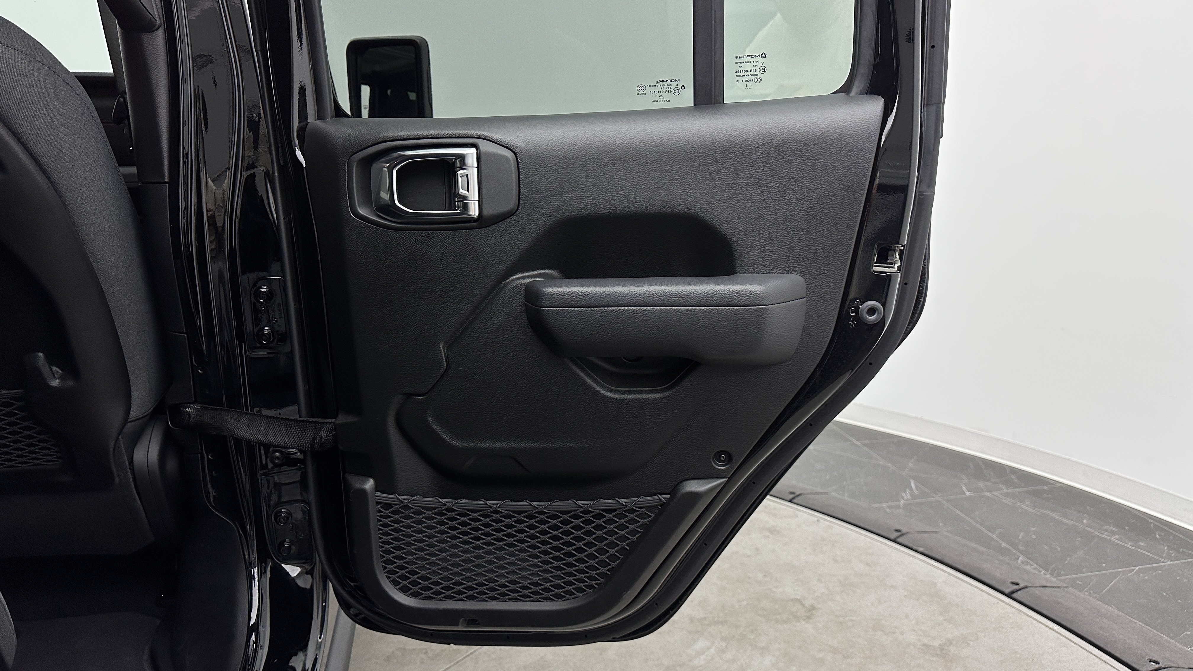 Used 2025 Jeep Wrangler Unlimited Rubicon AWD/4WD image 28