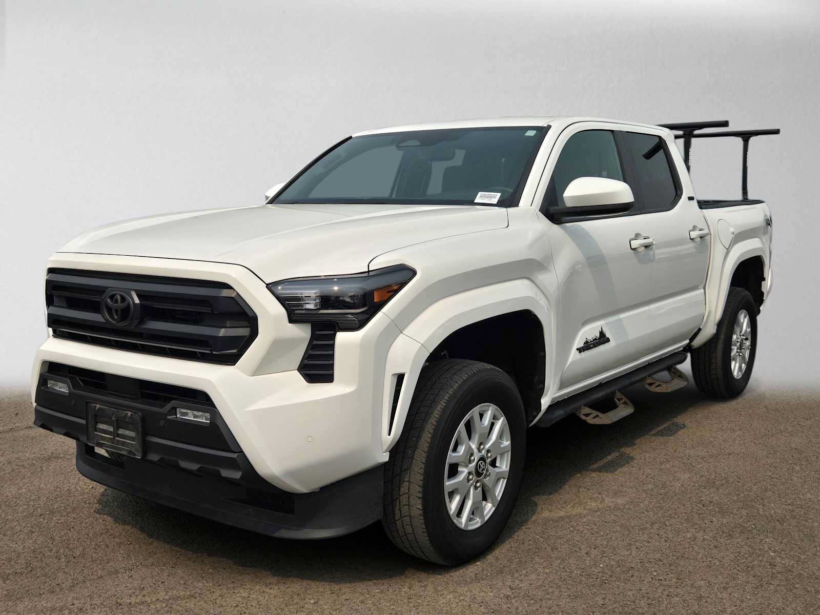Used 2024 Toyota Tacoma SR5 w/ SR5 Upgrade Package AWD/4WD image 8