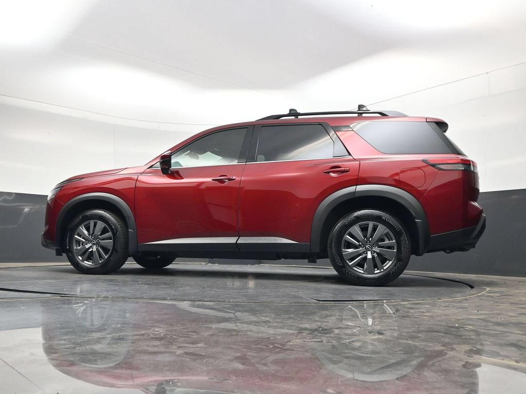 Used 2025 Nissan Pathfinder SV w/ SV Premium Package AWD/4WD image 37