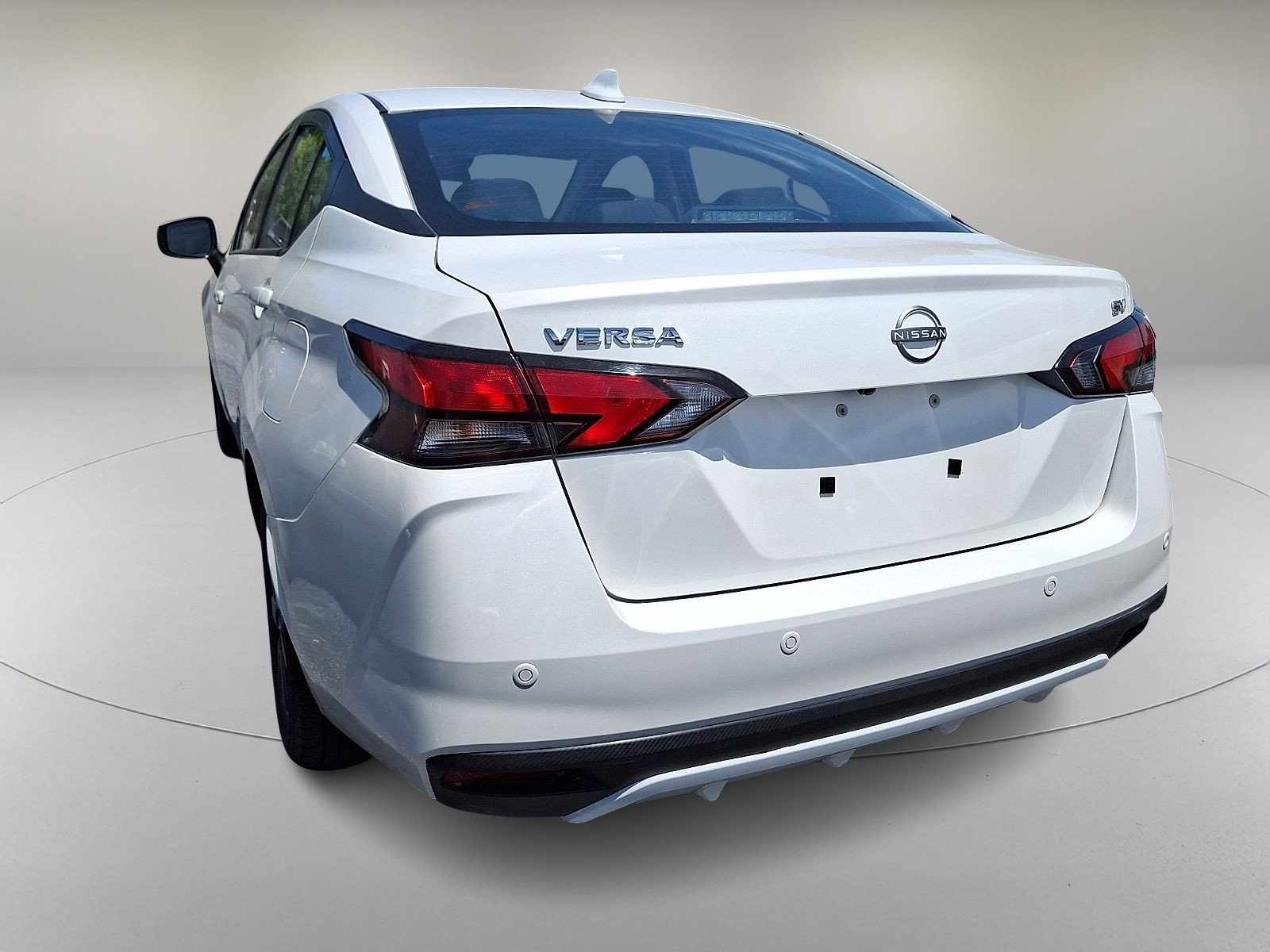 Used 2024 Nissan Versa SV FWD image 7