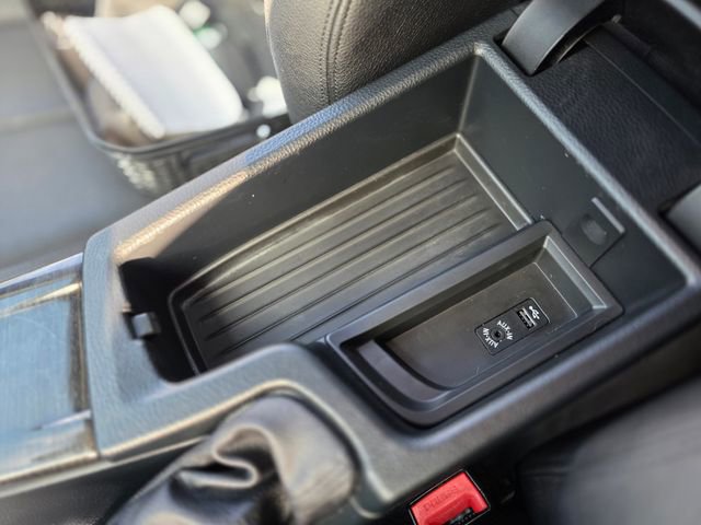 Used 2017 BMW 330i xDrive Wagon image 32