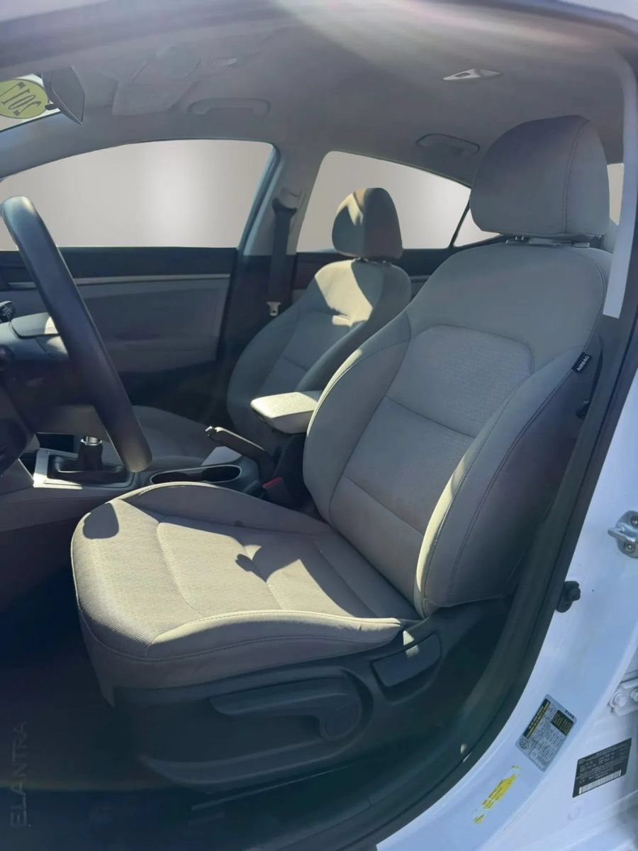 Used 2017 Hyundai Elantra SE FWD image 14