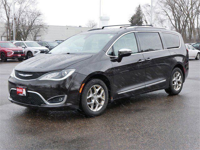 Used 2017 Chrysler Pacifica Limited image 3