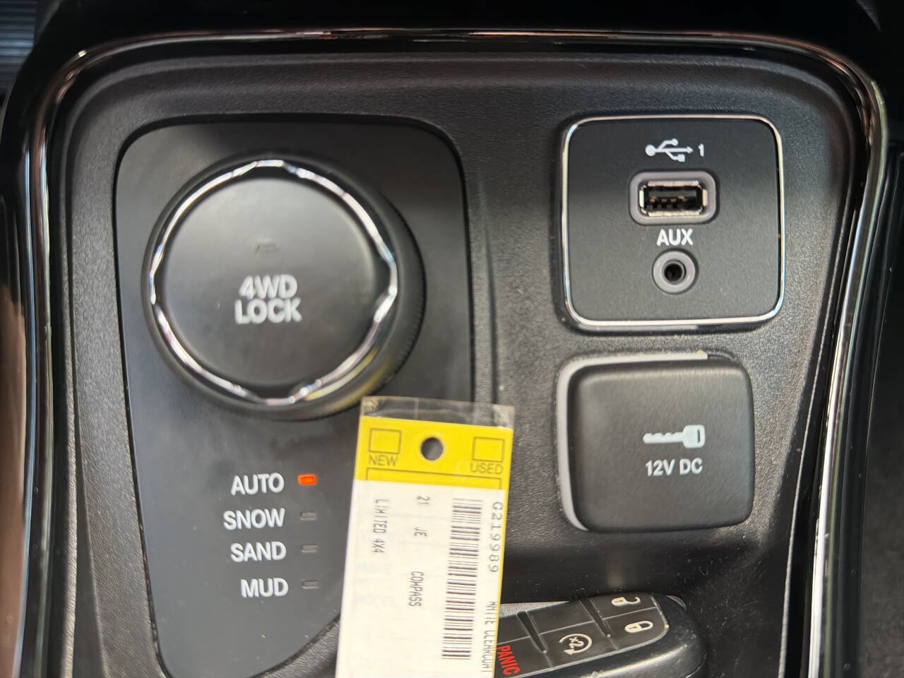 Used 2021 Jeep Compass Limited w/ Sun and Sound Group AWD/4WD image 33