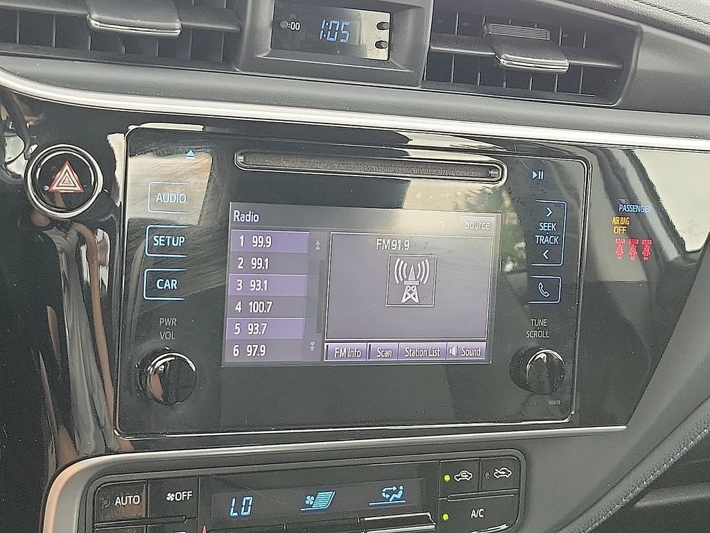 Used 2018 Toyota Corolla SE FWD image 14