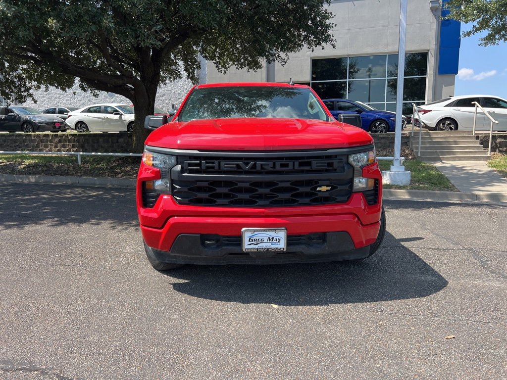 Used 2024 Chevrolet Silverado 1500 Custom image 2