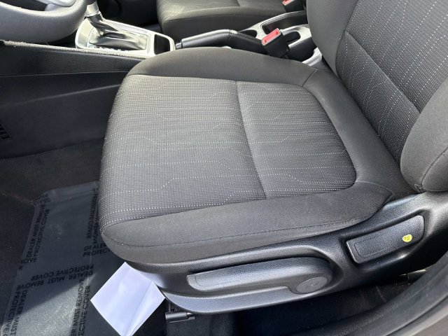 Used 2021 Hyundai Venue SE FWD image 12