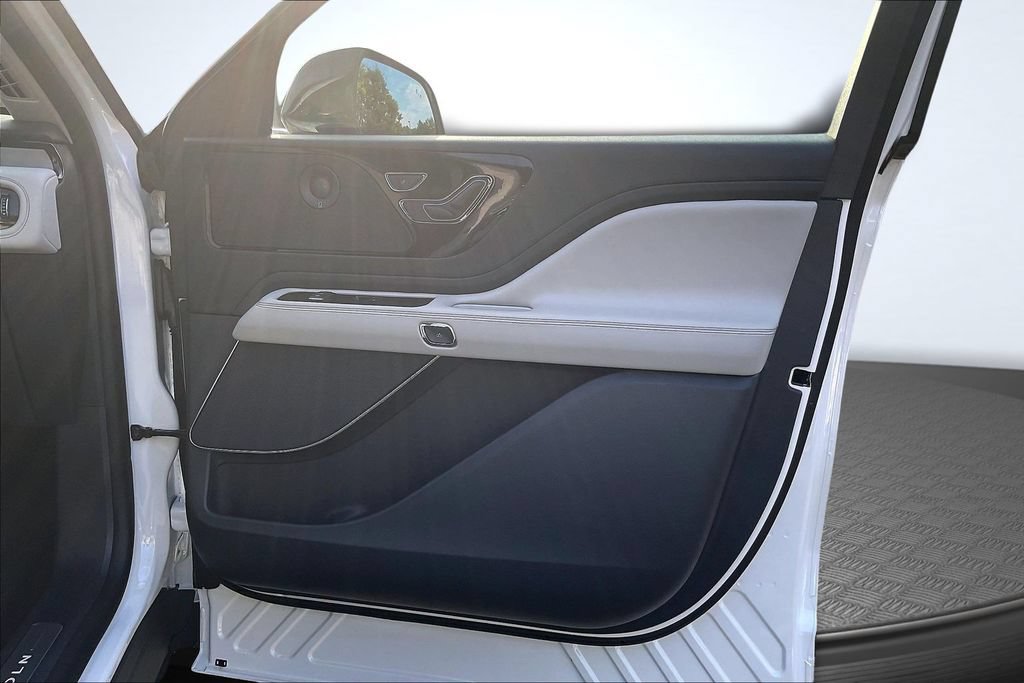Used 2026 Lincoln Aviator Reserve RWD image 29