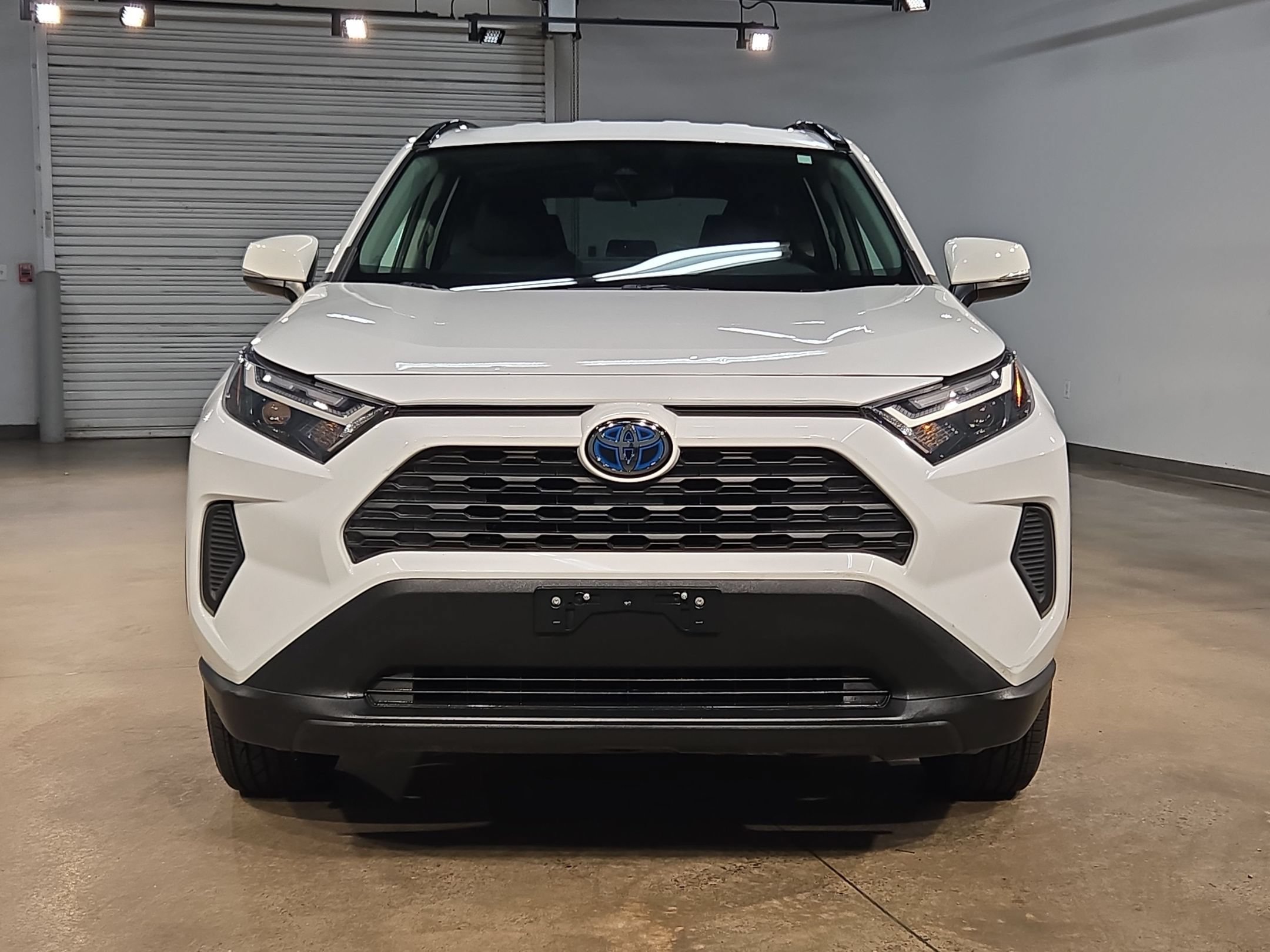 Used 2024 Toyota RAV4 LE AWD/4WD image 2