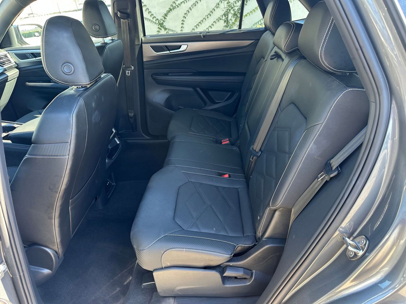 Used 2025 Volkswagen Atlas Cross Sport SE image 25