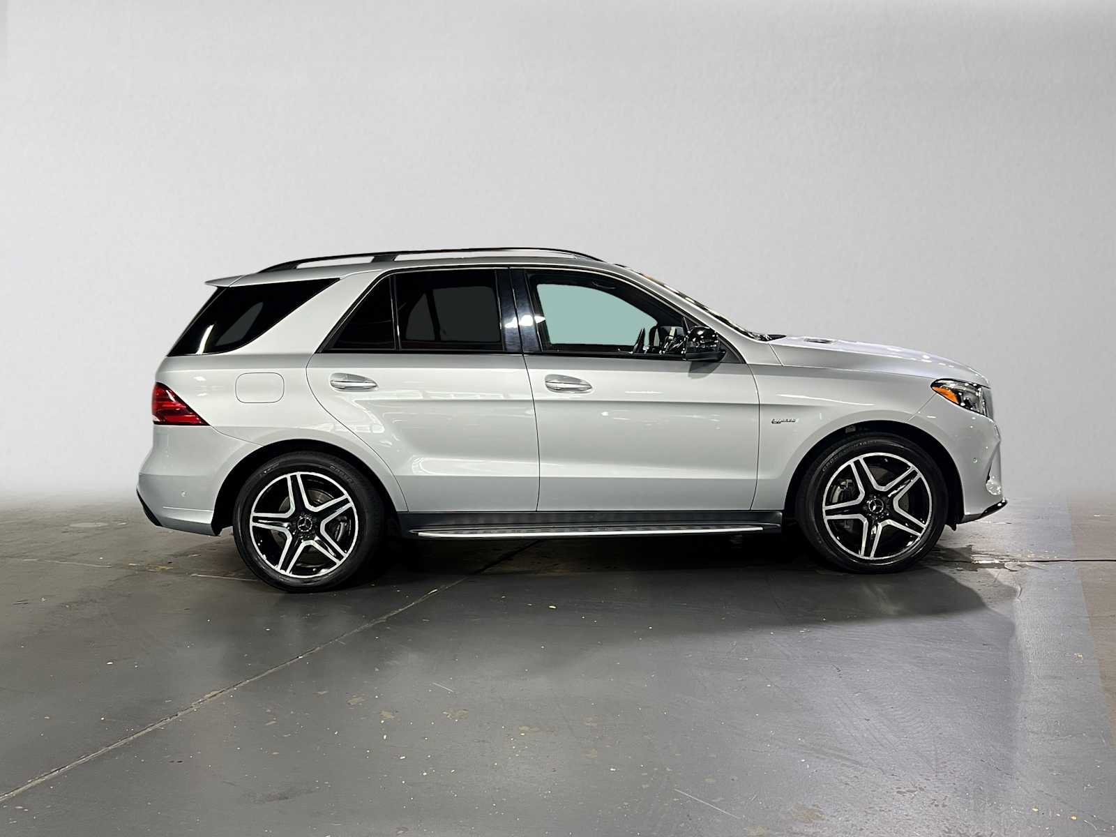 Used 2017 Mercedes-Benz GLE 43 AMG 4MATIC image 2