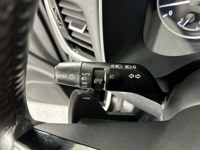 Used 2022 Nissan Rogue SL w/ SL Premium Package image 16