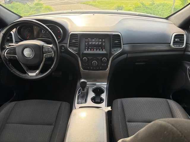 Used 2021 Jeep Grand Cherokee Laredo AWD/4WD image 26