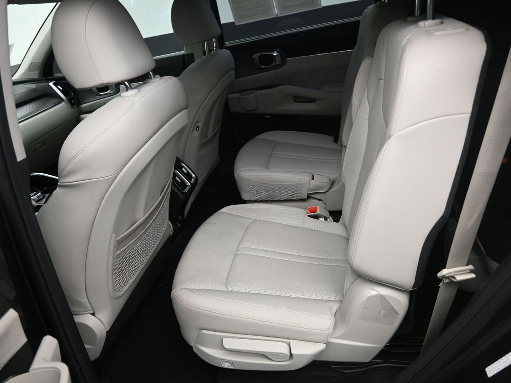 Used 2023 Kia Sorento SX Prestige image 11