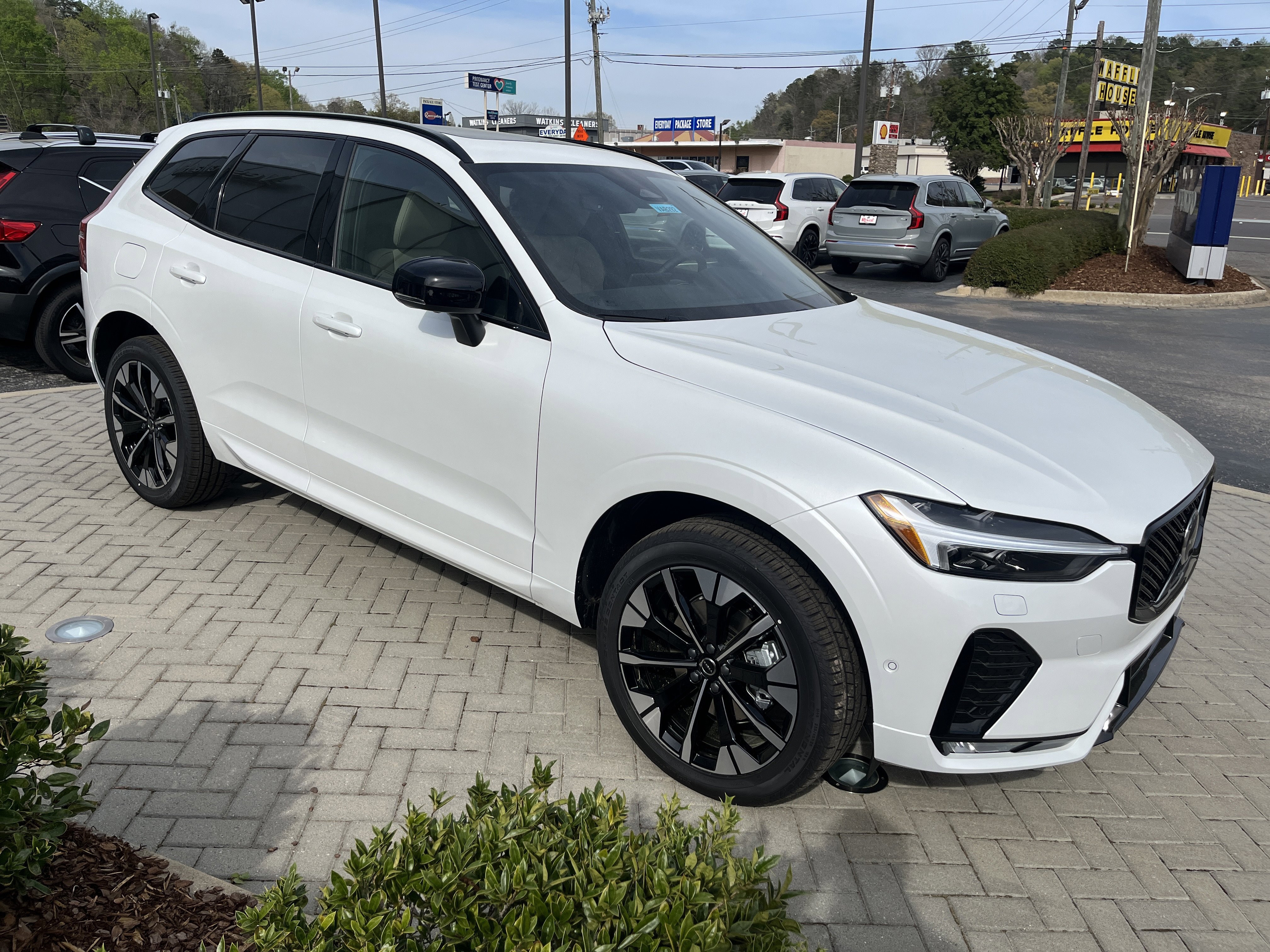 New 2026 Volvo XC60 B5 Plus w/ Protection Package Premier image 6