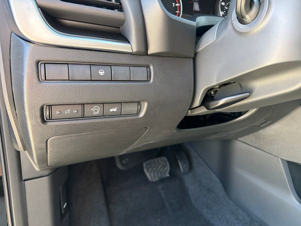 New 2026 Nissan Rogue SV image 18