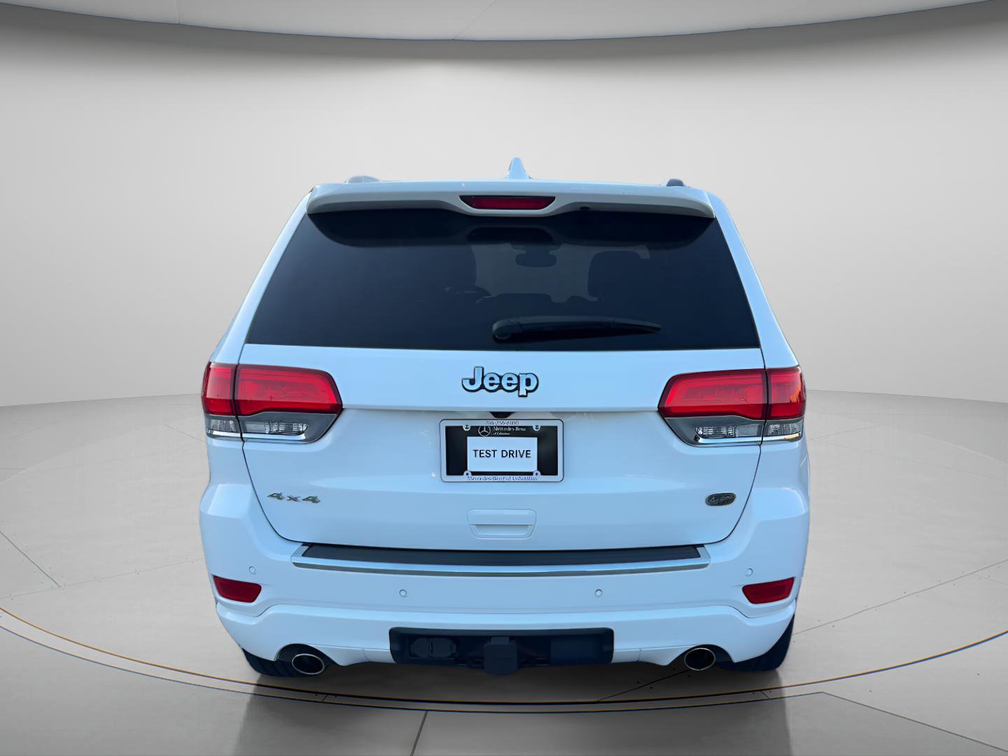 Used 2017 Jeep Grand Cherokee Overland AWD/4WD image 7