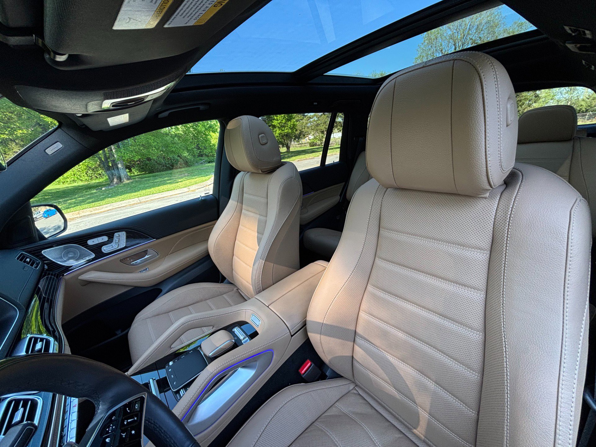 Used 2024 Mercedes-Benz GLS 580 4MATIC image 11