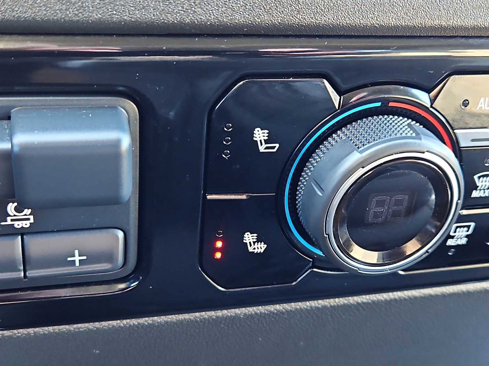 Used 2023 Chevrolet Silverado 1500 LT w/ Z71 Off-Road Package image 20