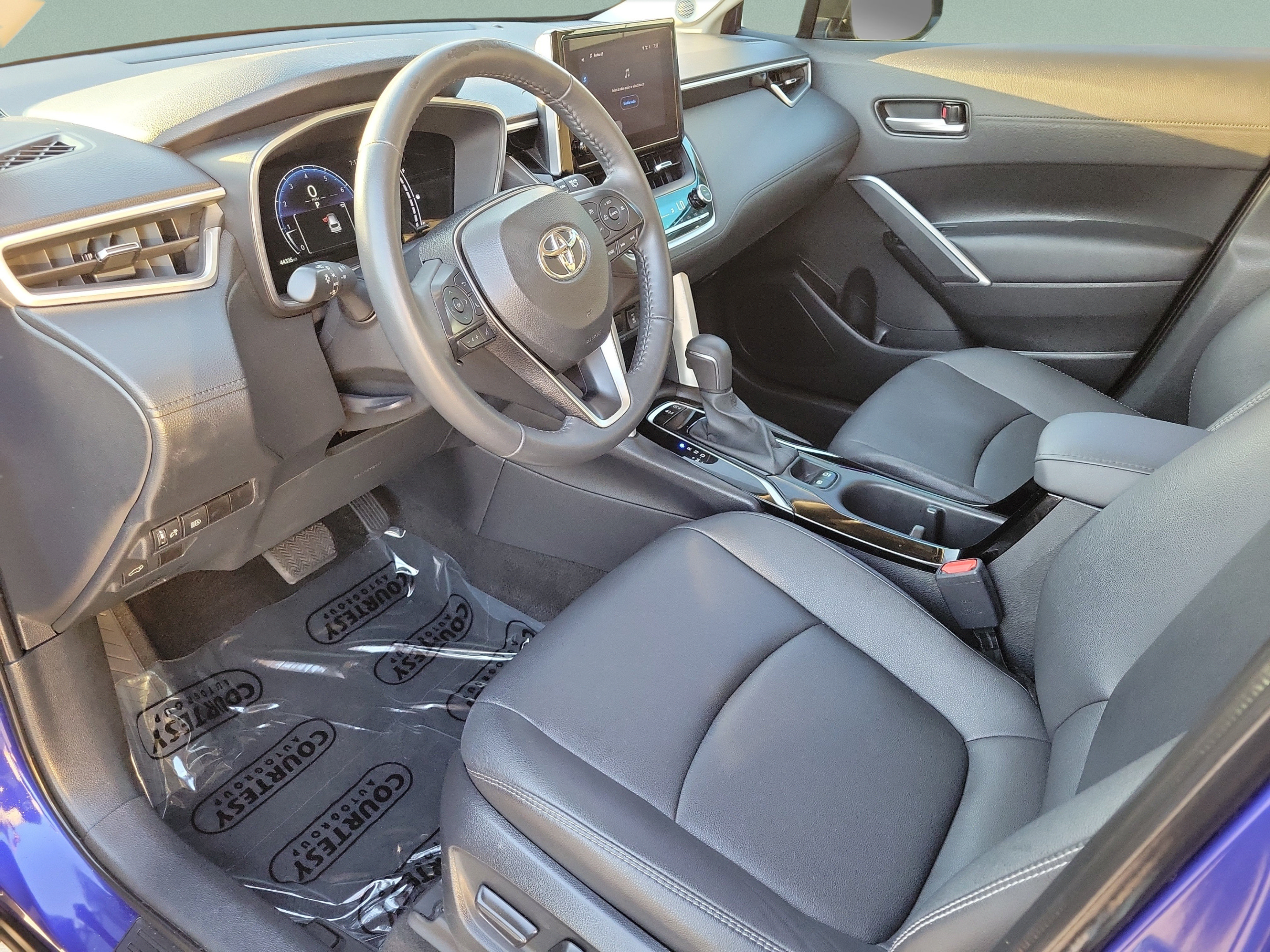 Used 2024 Toyota Corolla Cross XLE FWD image 15