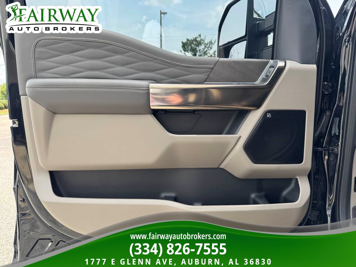 Used 2025 Ford F250 Platinum w/ Platinum Plus Package AWD/4WD image 29